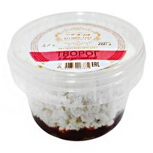 Творог рассыпчатый Хозяйство Васильевой А.В. с клубничным вареньем 3,2% БЗМЖ 160 г